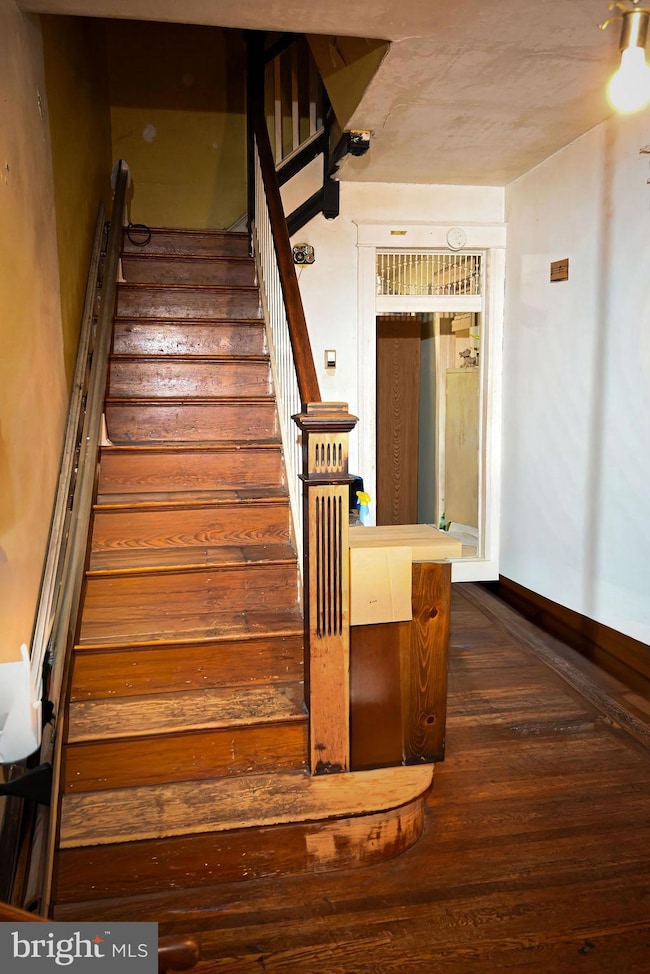 517 N Edgewood St, Baltimore, MD 21229 - photo 3