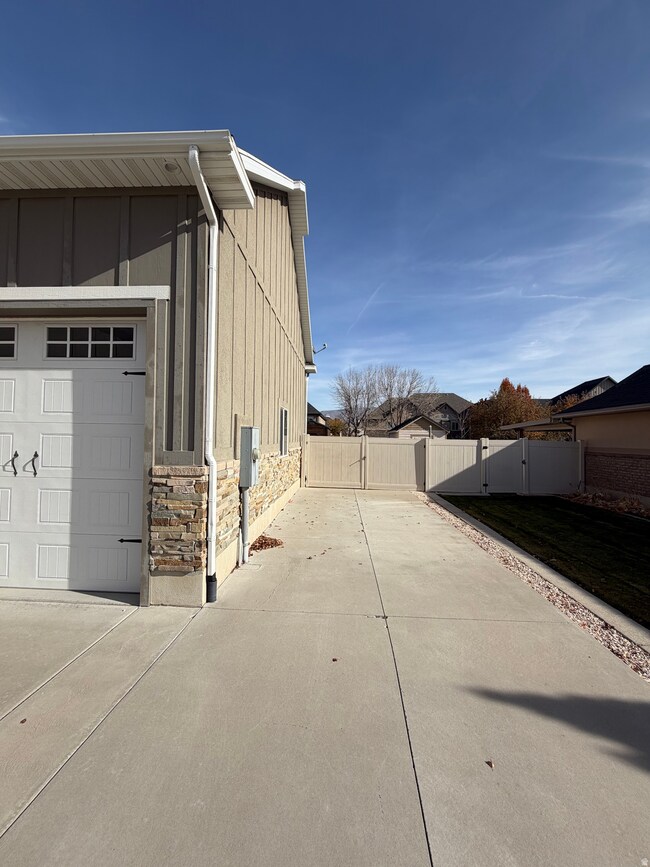 2172 N 2625 W, Ogden, UT 84404 - photo 7