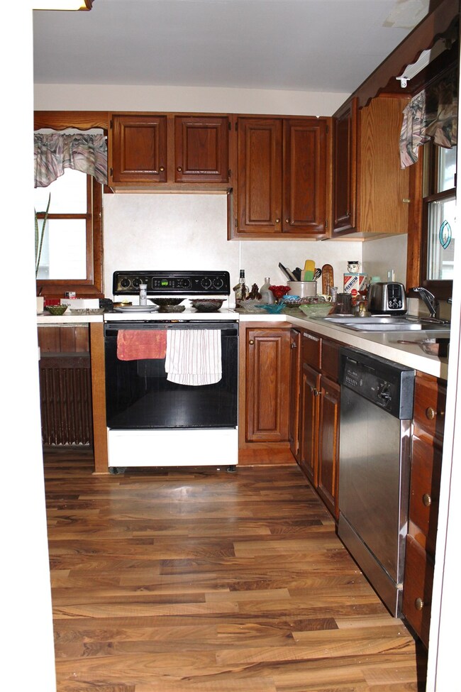 911 W Walnut St, Portland, IN 47371 - photo 6