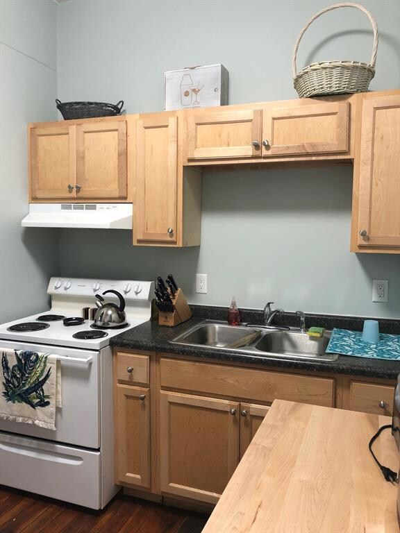 1020 Chestnut St, Columbus, IN 47201 - photo 5