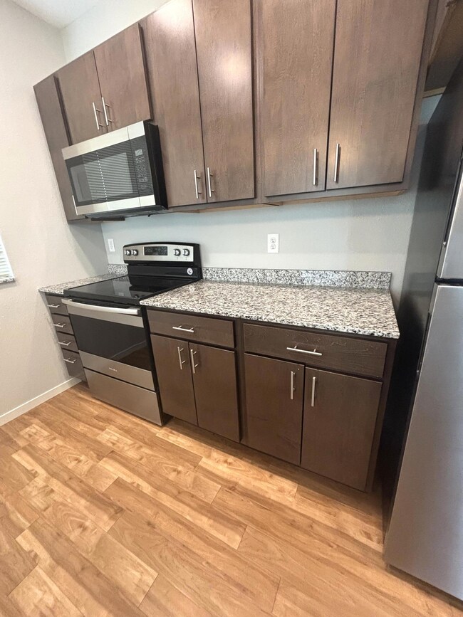 1901 Pirate Dr unit 314, Crookston, MN 56716 - photo 4