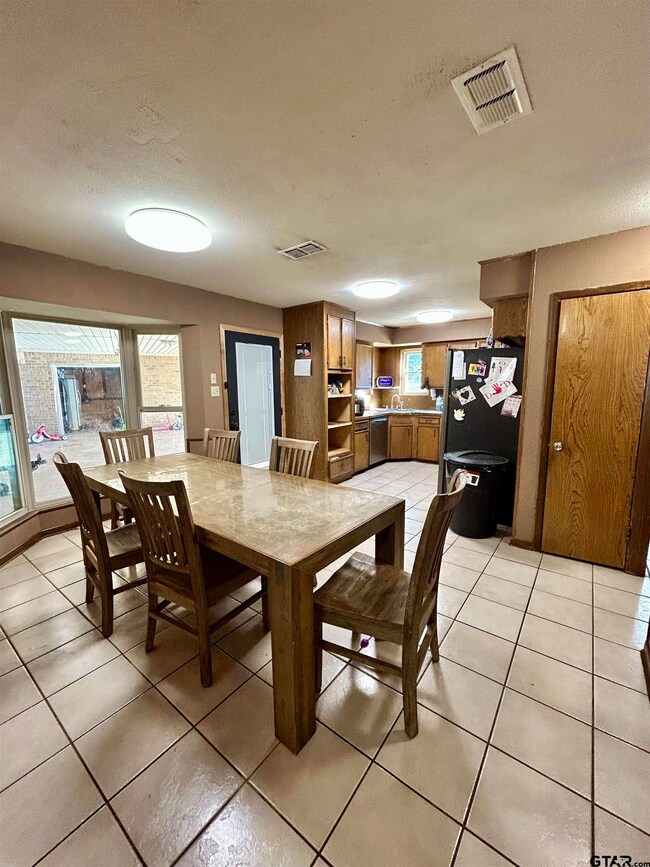 113 E Larkspur, White Oak, TX 75693 - photo 6