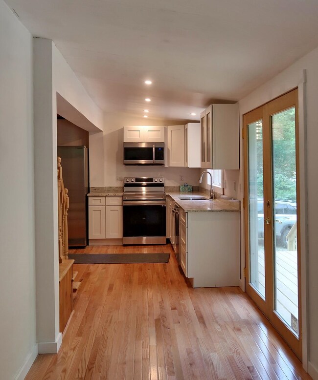 46 Elm St, Bethlehem, NH 03574 - photo 7