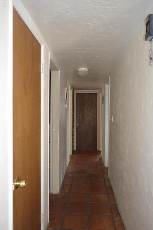 4633 E 17th St, Tucson, AZ 85711 - photo 7