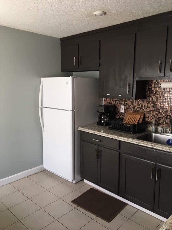 271 Humphrey St unit 15, Lowell, MA 01850 - photo 3