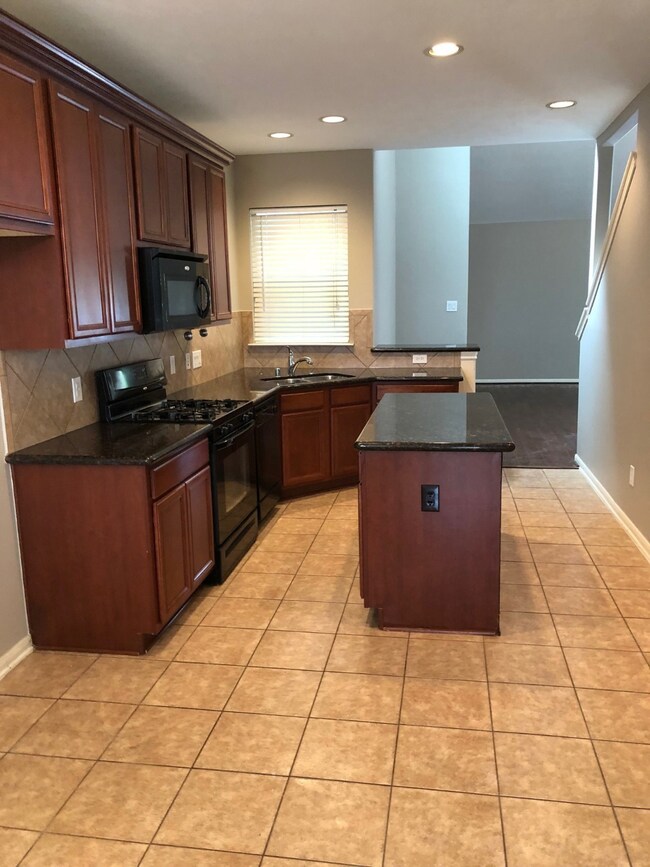 29718 Buffalo Canyon Dr, Spring, TX 77386 - photo 4