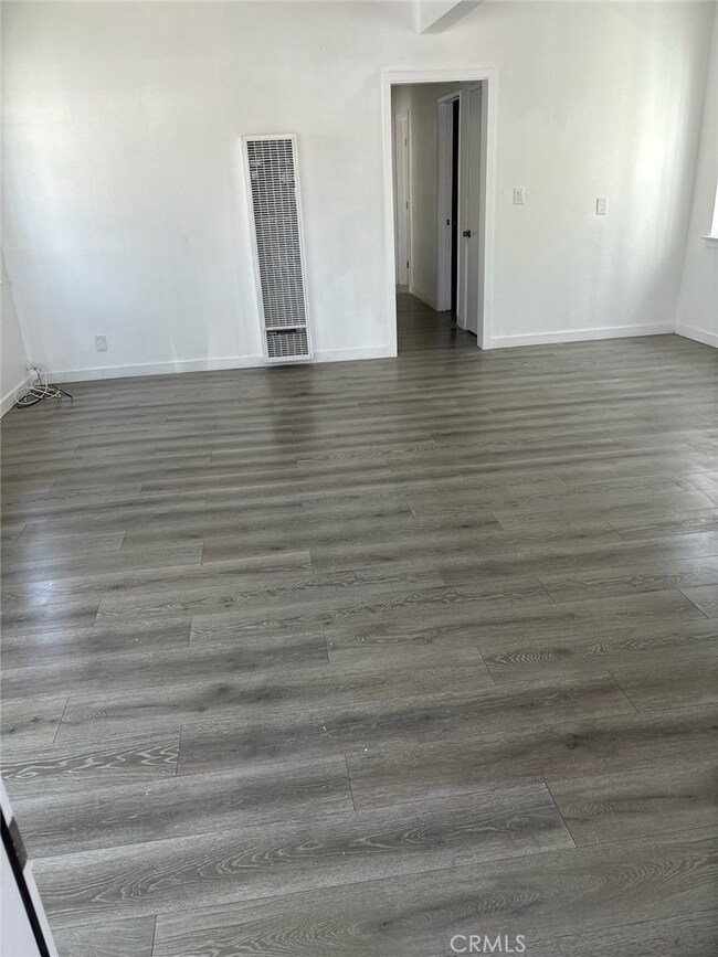 1526 W 154th St, Compton, CA 90220 - photo 5