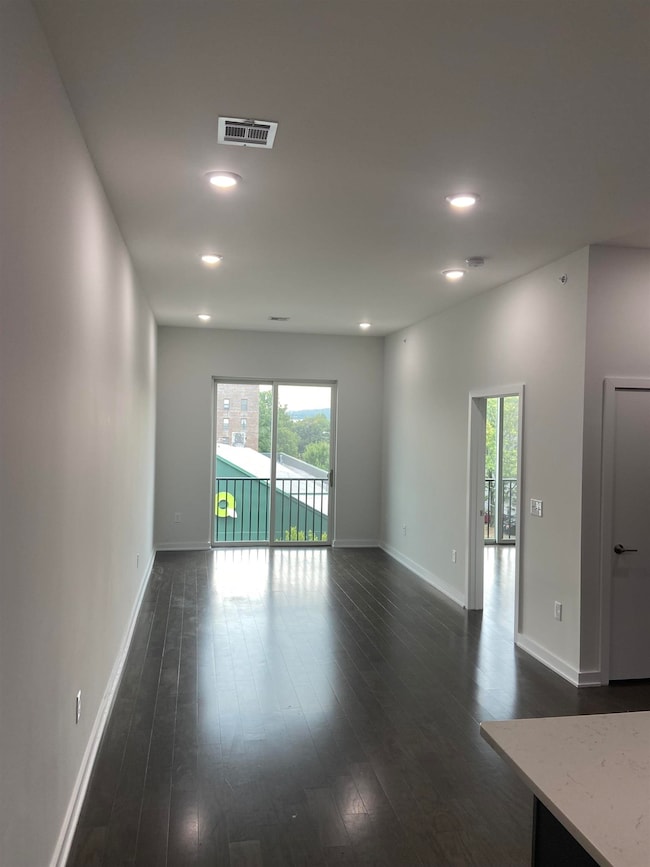 275 Broadway unit 302, Bayonne, NJ 07002 - photo 4