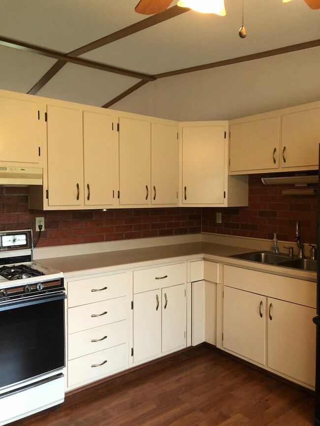 121 Horst St, Crown Point, IN 46307 - photo 5