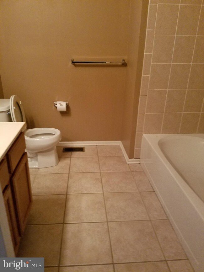 169 Pennsbury Ln, Woodbury, NJ 08096 - photo 4