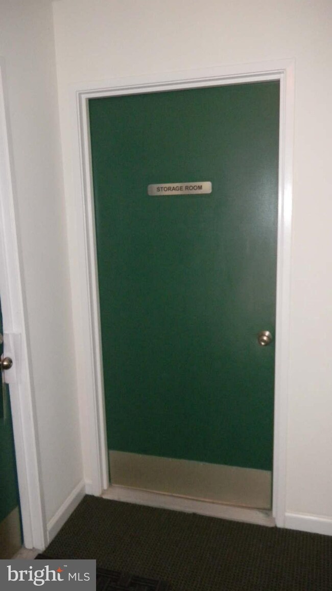 15612 Weathervane Terrace unit 612, Woodbridge, VA 22191 - photo 3