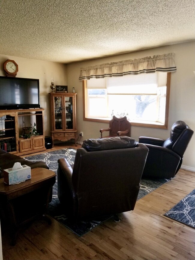 1630 Knight Living