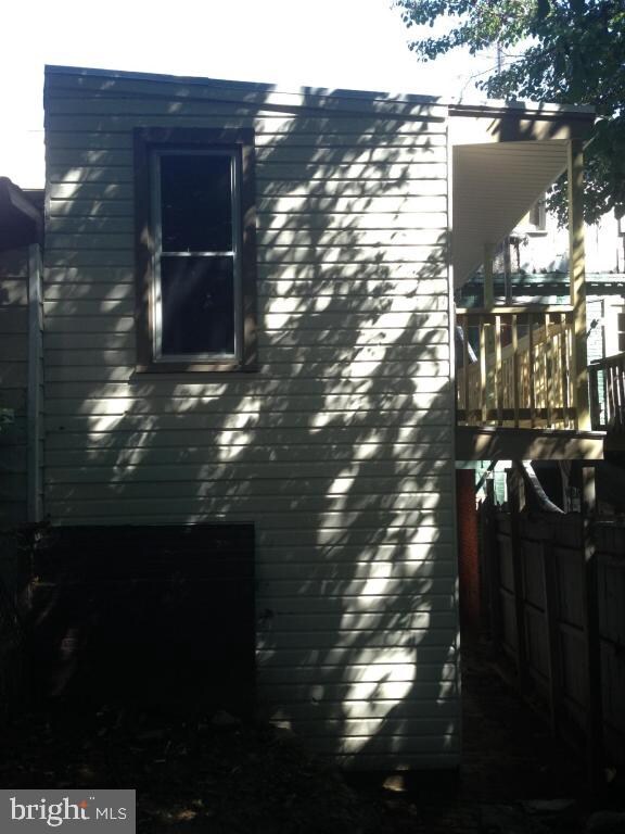 240 W Strawberry St, Lancaster, PA 17603 - photo 2