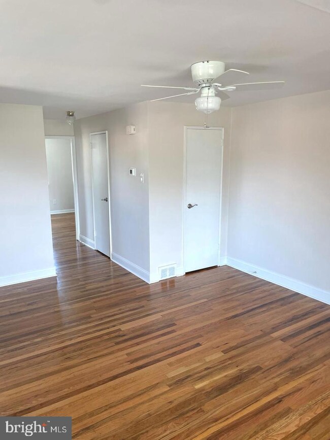 104 Clement Rd unit C, Oreland, PA 19075 - photo 3