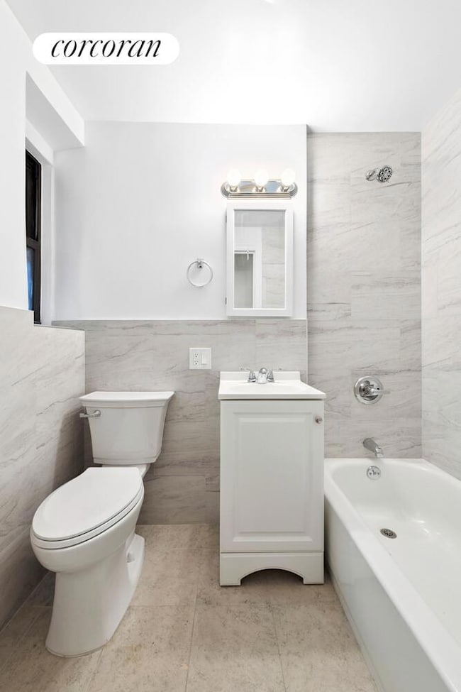 44-14 Newtown Rd unit 1O, Astoria, NY 11103 - photo 6