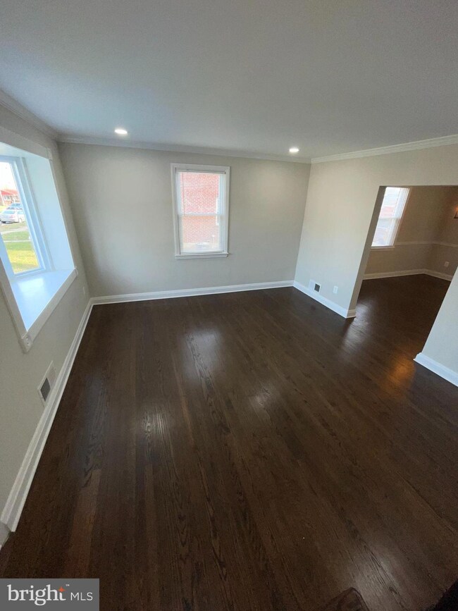 1733 White Oak Ave, Parkville, MD 21234 - photo 4