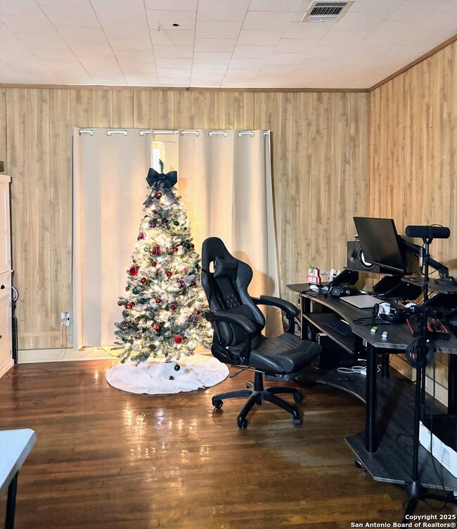 1000 E 2nd St, Nixon, TX 78140 - photo 6