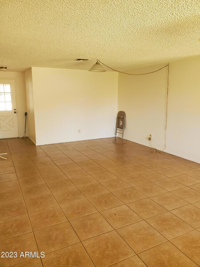 VIEW TO FRONT DOOR