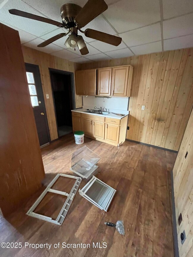 219 Ash St unit 221, Scranton, PA 18509 - photo 4