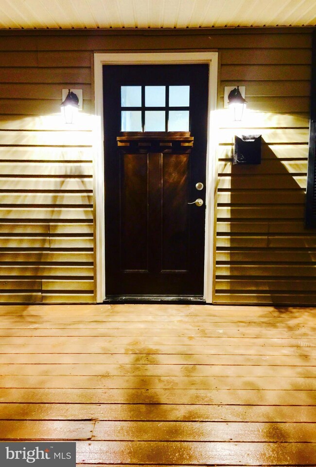 8214 Watersedge Rd, Dundalk, MD 21222 - photo 4