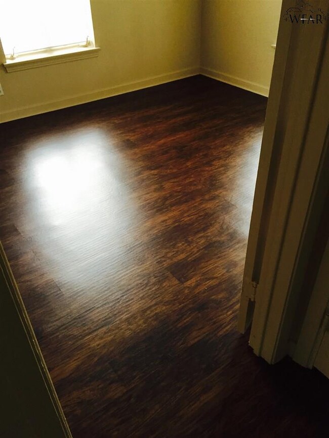 3705 Southmoor Ln unit 2E, Wichita Falls, TX 76302 - photo 4