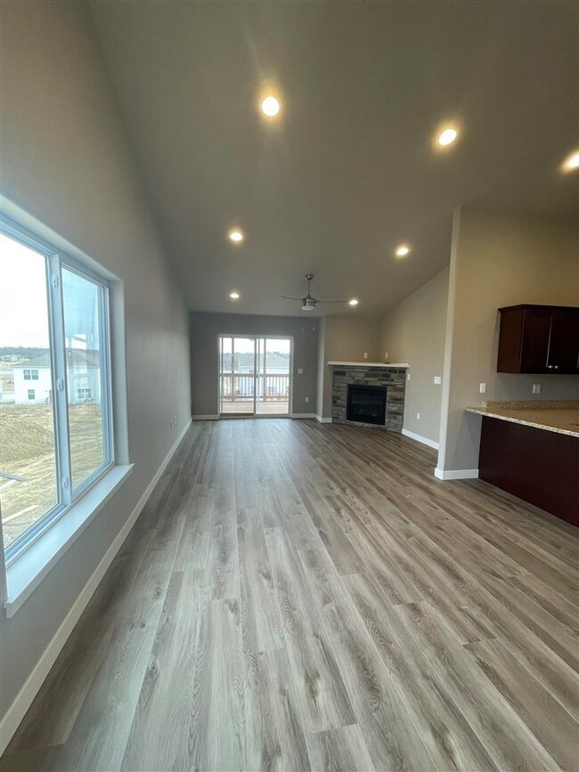 3155 Lampe Ln unit D, Coralville, IA 52317 - photo 6