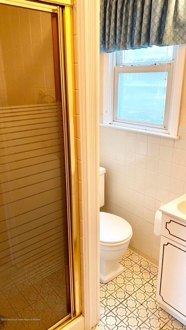 16 Varady Dr, Fords, NJ 08863 - photo 5