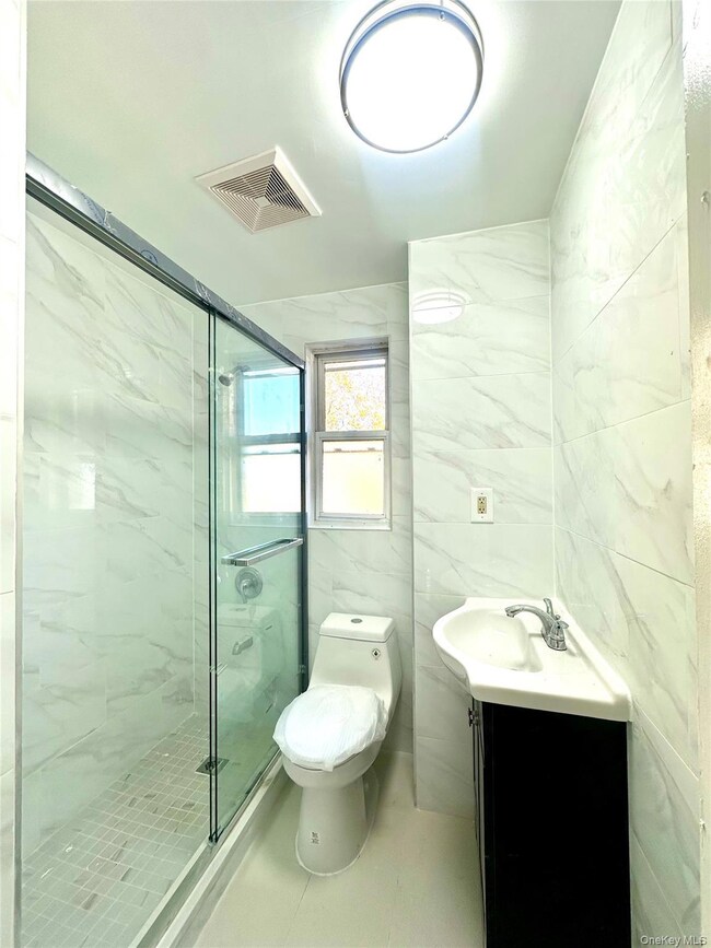 5849 206th St, Bayside, NY 11364 - photo 6