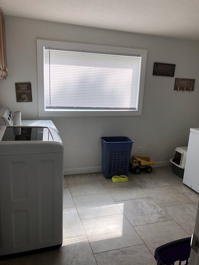 6822 N East Rockfield Rd, Delphi, IN 46923 - photo 5