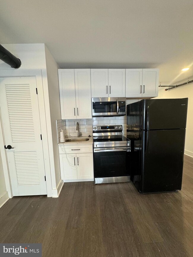 2331 E Thompson St unit 1, Philadelphia, PA 19125 - photo 4