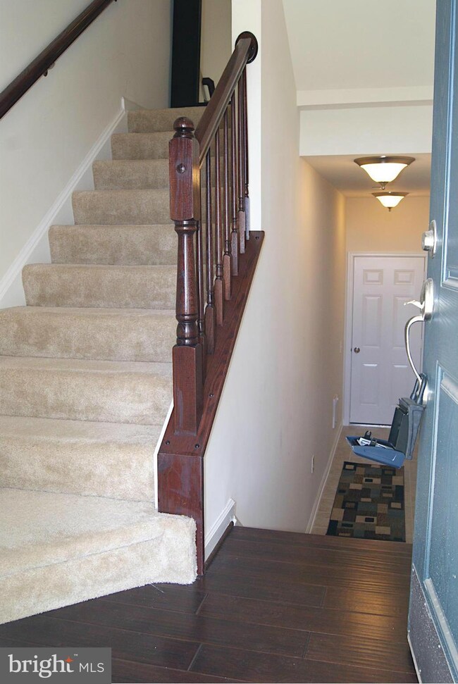 43489 Town Gate Square unit 1810, Chantilly, VA 20152 - photo 2