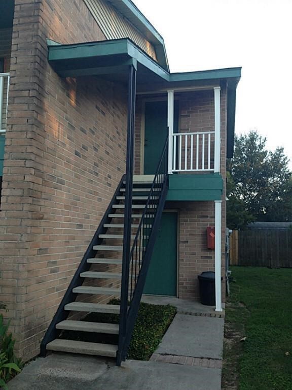923 Carrell St unit C, Tomball, TX 77375 - photo 2