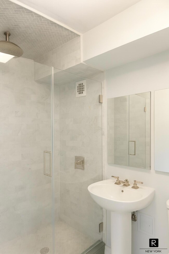 London Terrace Towers unit 10K, New York, NY 10011 - photo 4