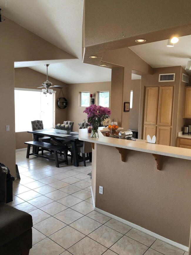 enfieldgreatroombreakfastroom