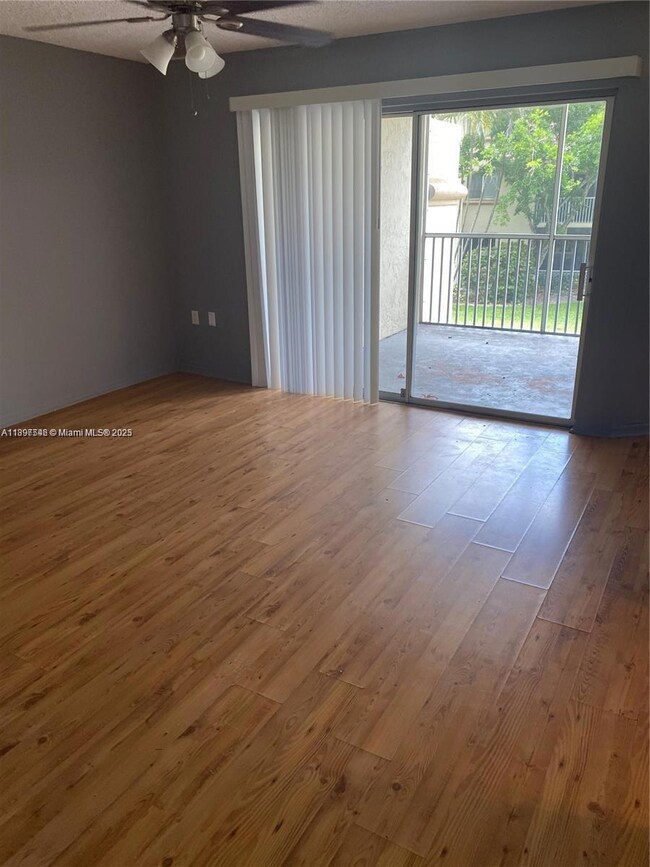 19215 Glenmoor Dr unit 1, West Palm Beach, FL 33409 - photo 4