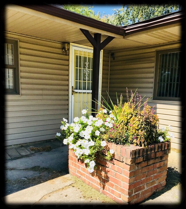 PLANTER BOX ADDS RICH COLOR TO THE FRONT PORCH!