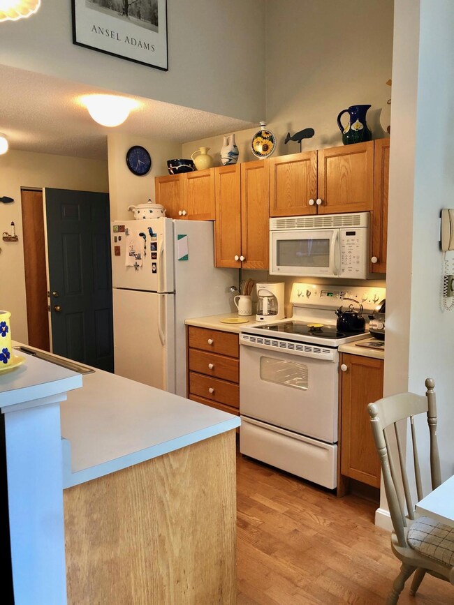 146 W Grand Ave unit 83, Old Orchard Beach, ME 04064 - photo 3