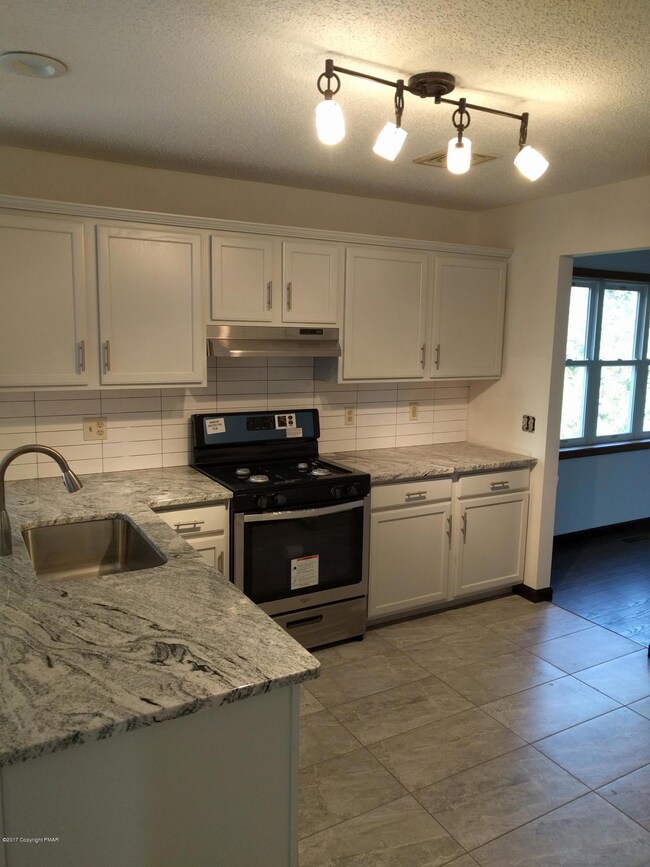 710 Avenue C, Stroudsburg, PA 18360 - photo 4