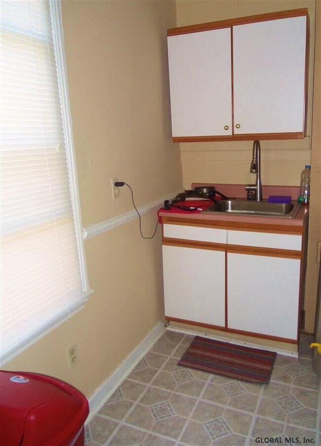 21 108th St, Troy, NY 12182 - photo 6