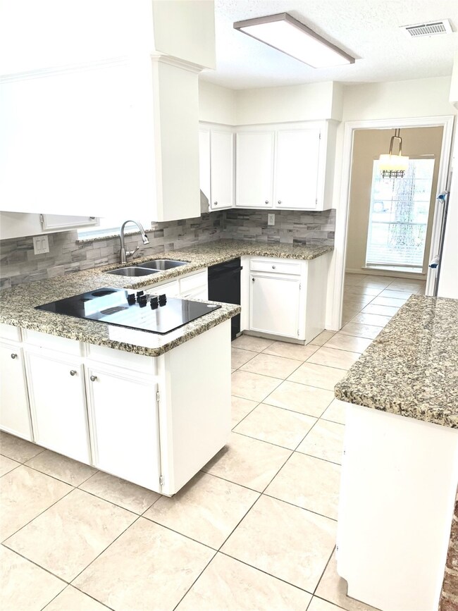 341 W Castle Harbour Dr, Friendswood, TX 77546 - photo 3