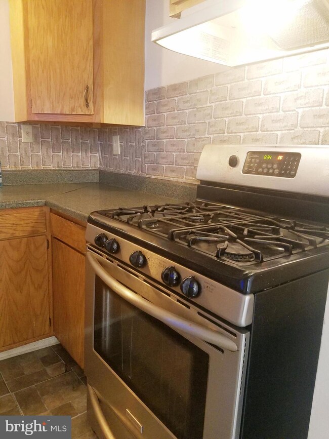 516 Minor St, Reading, PA 19602 - photo 7