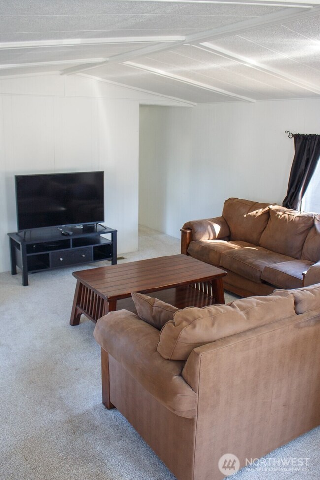 10924 Clark Rd SE unit 4, Yelm, WA 98597 - photo 5