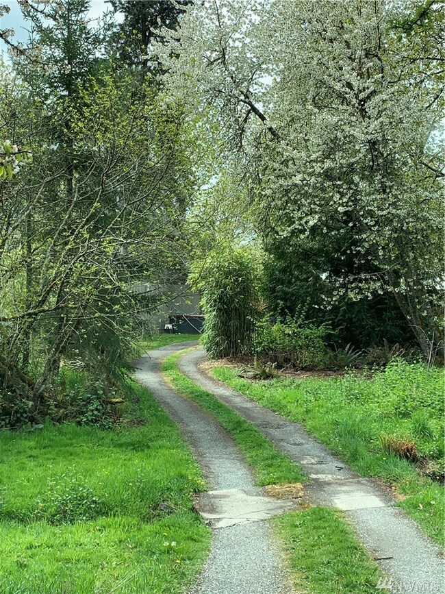 18427 Beall Rd SW, Vashon, WA 98070 - photo 2