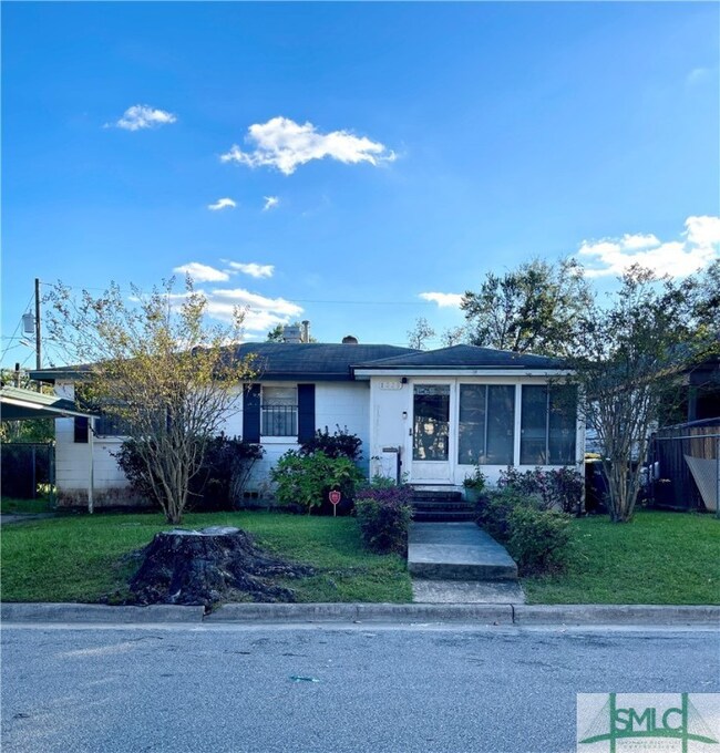 1229 E Bolton St, Savannah, GA 31404 - photo 2