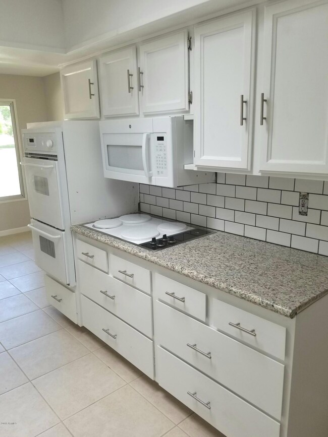 18013 N 99th Dr, Sun City, AZ 85373 - photo 7