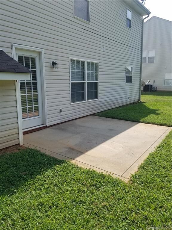 104 Longlea Dr, Clover, SC 29710 - photo 5