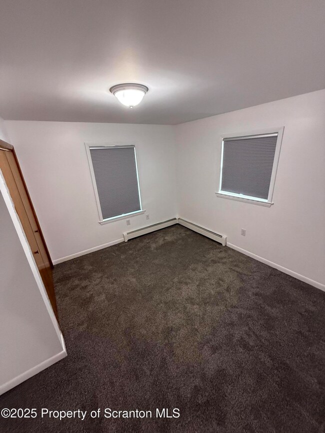 1119 Taylor Ave, Dunmore, PA 18510 - photo 7