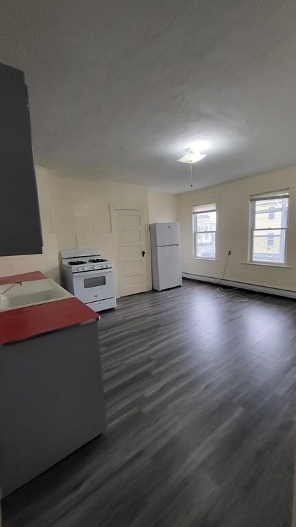 265 W 6th St unit 1st Rear, Lowell, MA 01850 - photo 6