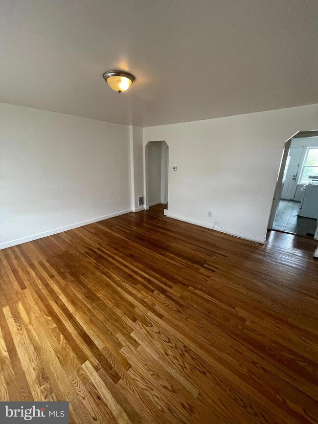 2926 Royden St, Camden, NJ 08105 - photo 3