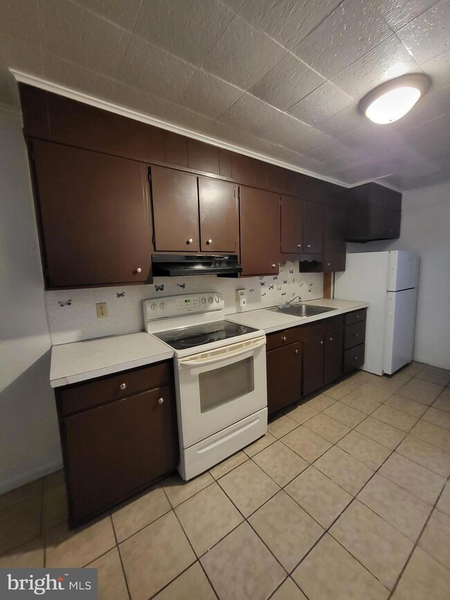 510 N 11th St, Reading, PA 19604 - photo 6